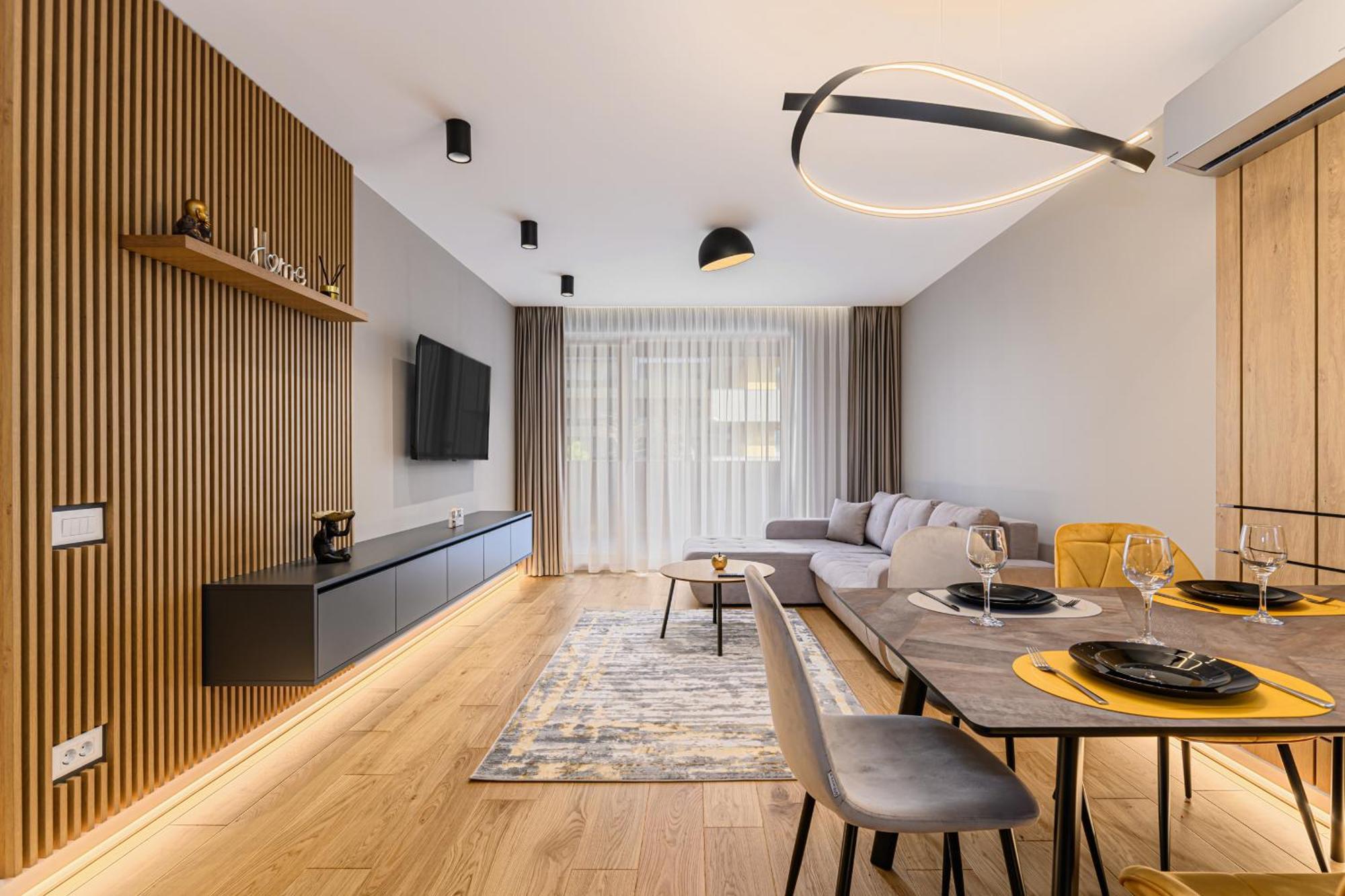 B-Holiday Luxury Apartments Urban Plaza Брашов Экстерьер фото