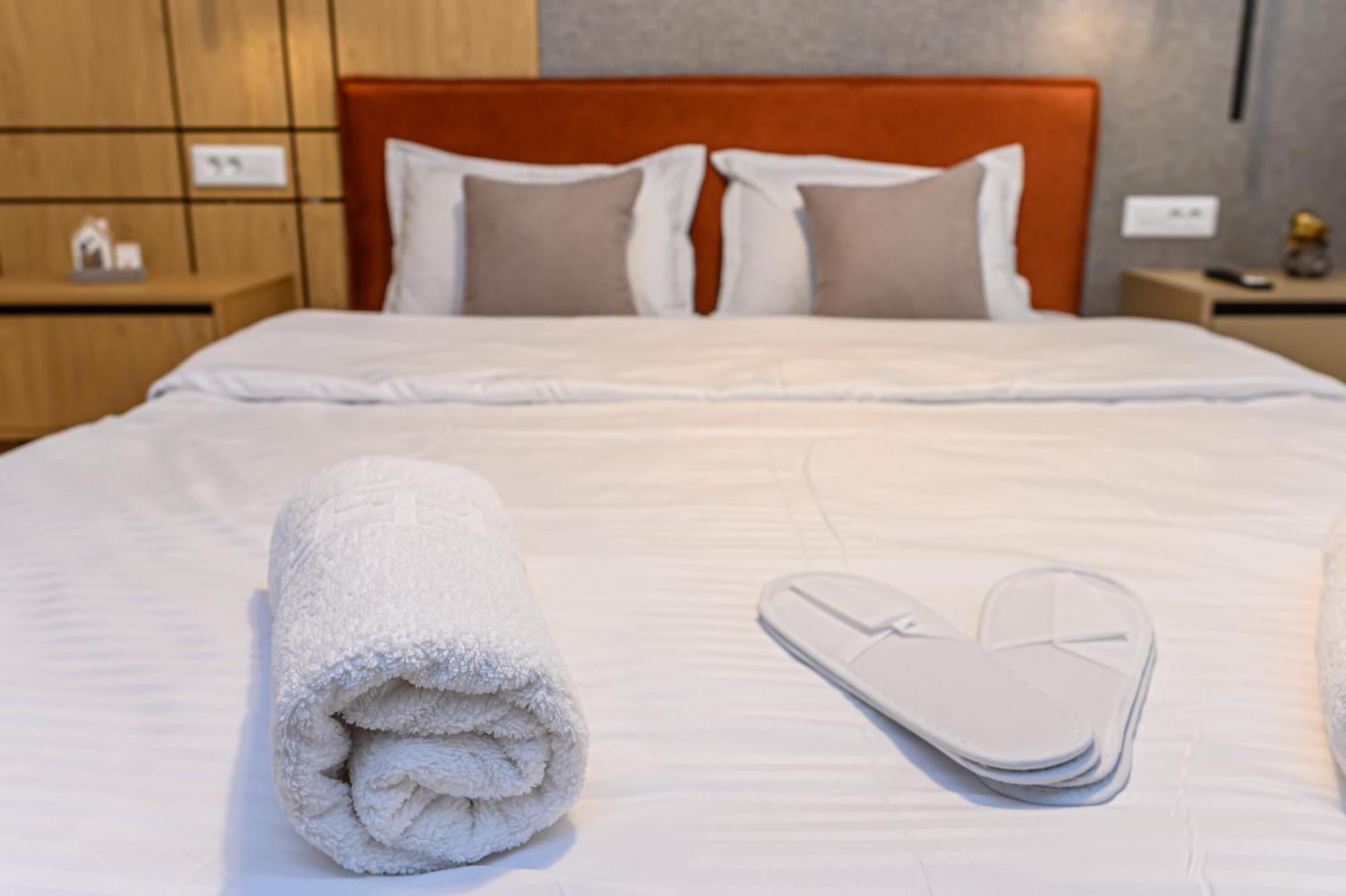 B-Holiday Luxury Apartments Urban Plaza Брашов Экстерьер фото